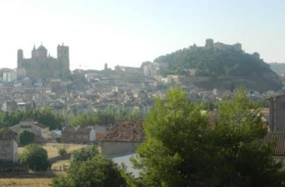 Apartamentos Mequedo Alcañiz Εξωτερικό φωτογραφία